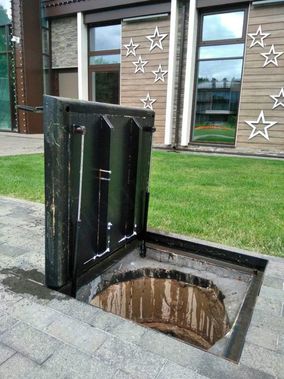 Люк под брусчатку Брус Ли AISI 304 500*500, Монтажные пластины, Уголок 80 мм, вынимаемый, без ГА Люк под брусчатку Брус Ли AISI 304 500*500, Монтажные пластины, Уголок 80 мм, вынимаемый, без ГА