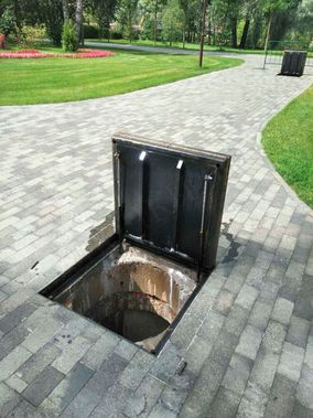 Люк под брусчатку Брус Ли Стальной Люк под брусчатку Брус Ли Стальной